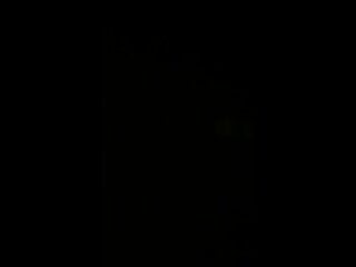 tóc đỏ dễ thương ném hiển thị và xxxvideo nhat ban nhảy múa trên đầu gối của cô